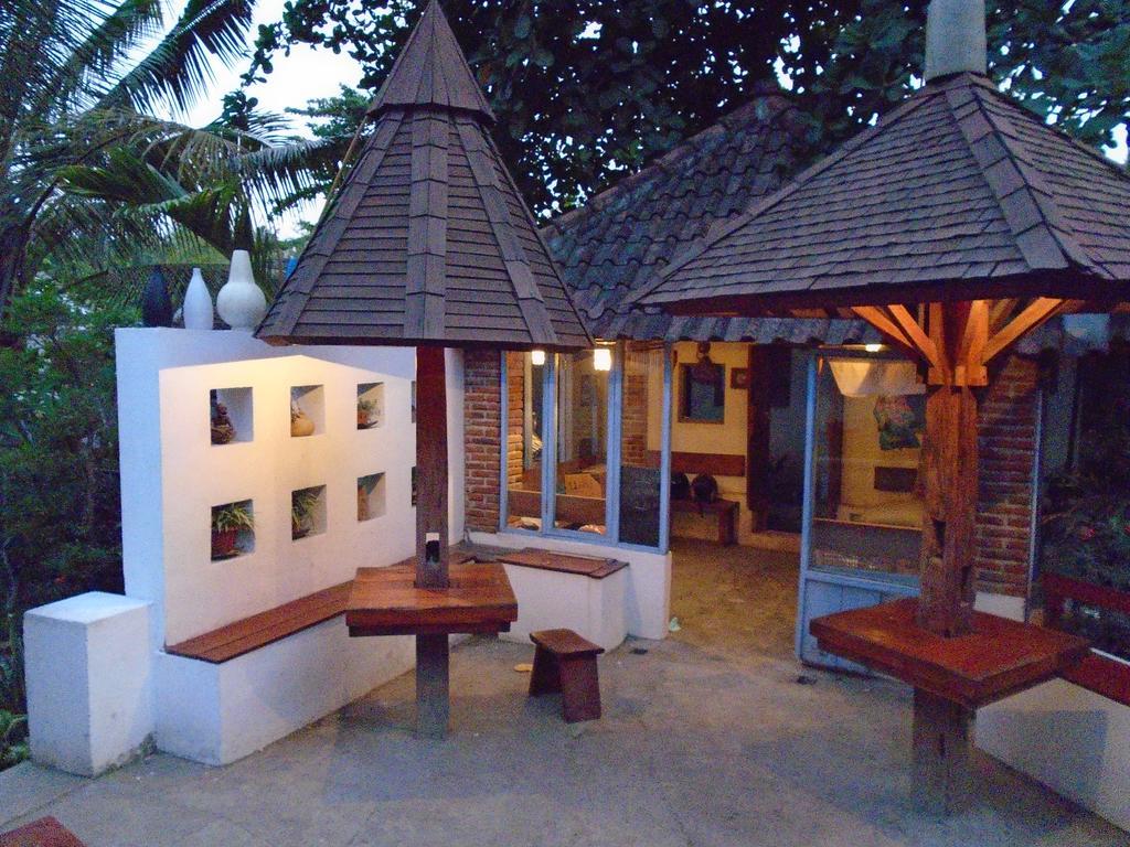 La Casa Homestay Senggigi Zewnętrze zdjęcie