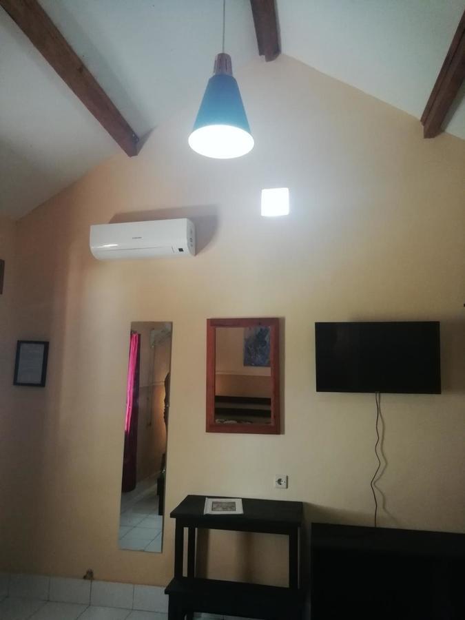 La Casa Homestay Senggigi Zewnętrze zdjęcie