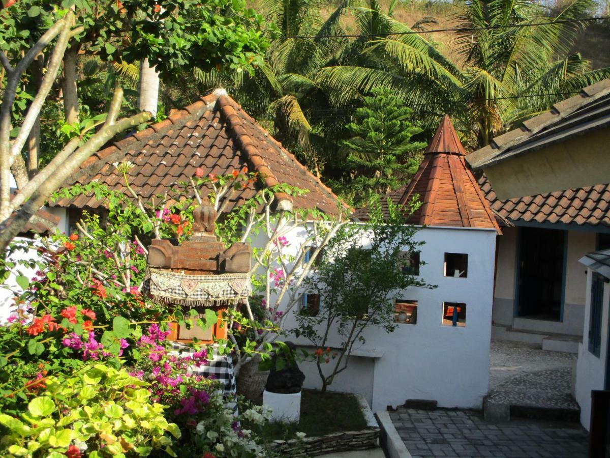 La Casa Homestay Senggigi Zewnętrze zdjęcie